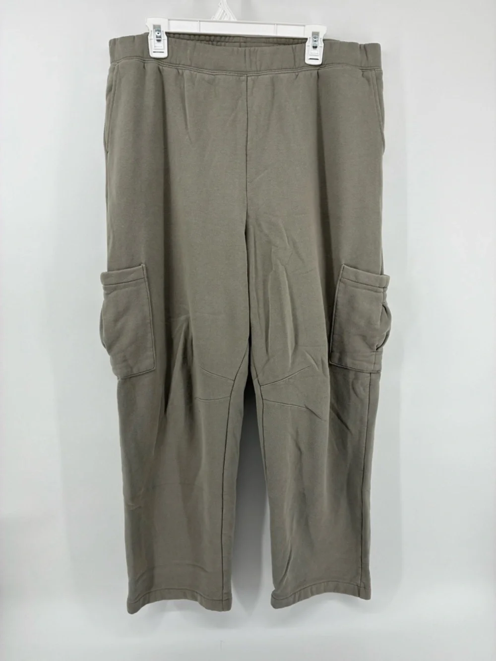 Roots Men's Cargo Sweatpants in Olive - Picture 2 of 11